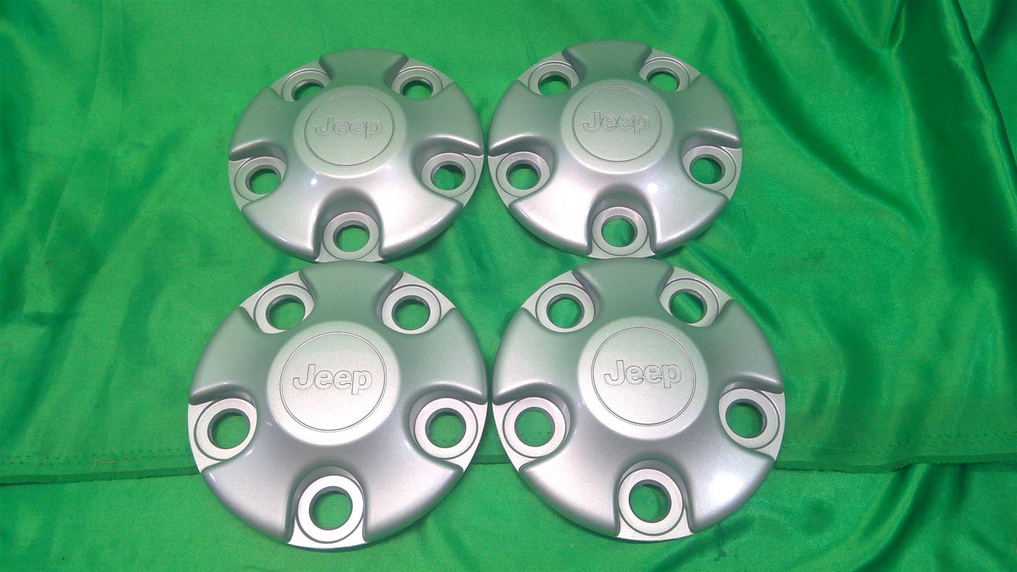 07-17 Wrangler Jeep Logo Silver Center Wheel Cap-set of 4 1AH90TRMAC