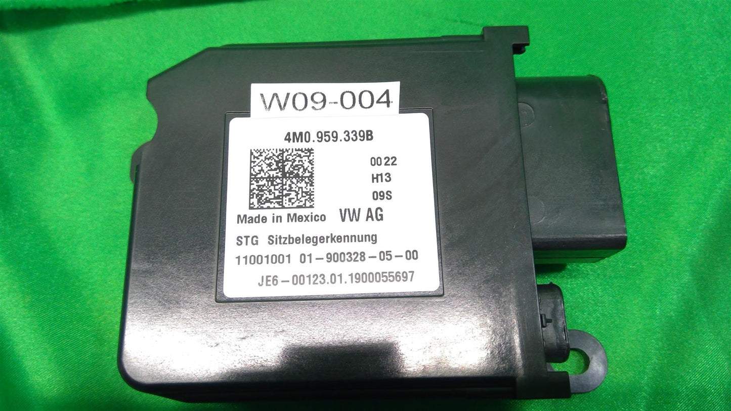 18-23 Atlas AtlasCrossSport Right Presence Module 4M0959339B065