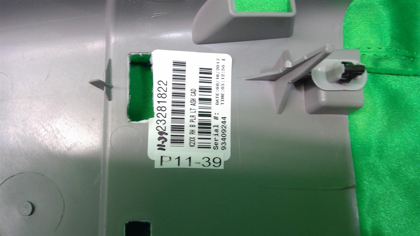 05-20 Escalade Ash Gray R Center Pillar Upper Trim Panel 23281822