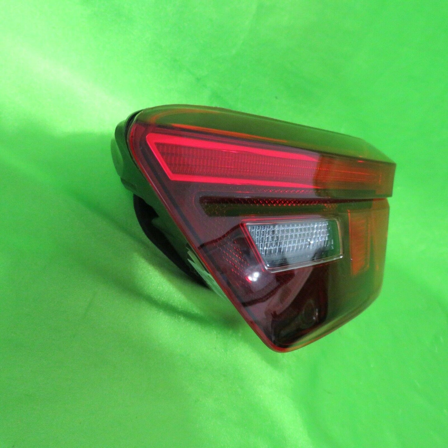 18-21 Tiguan Right Inner Taillight Tailgate Mounted 5NN945094