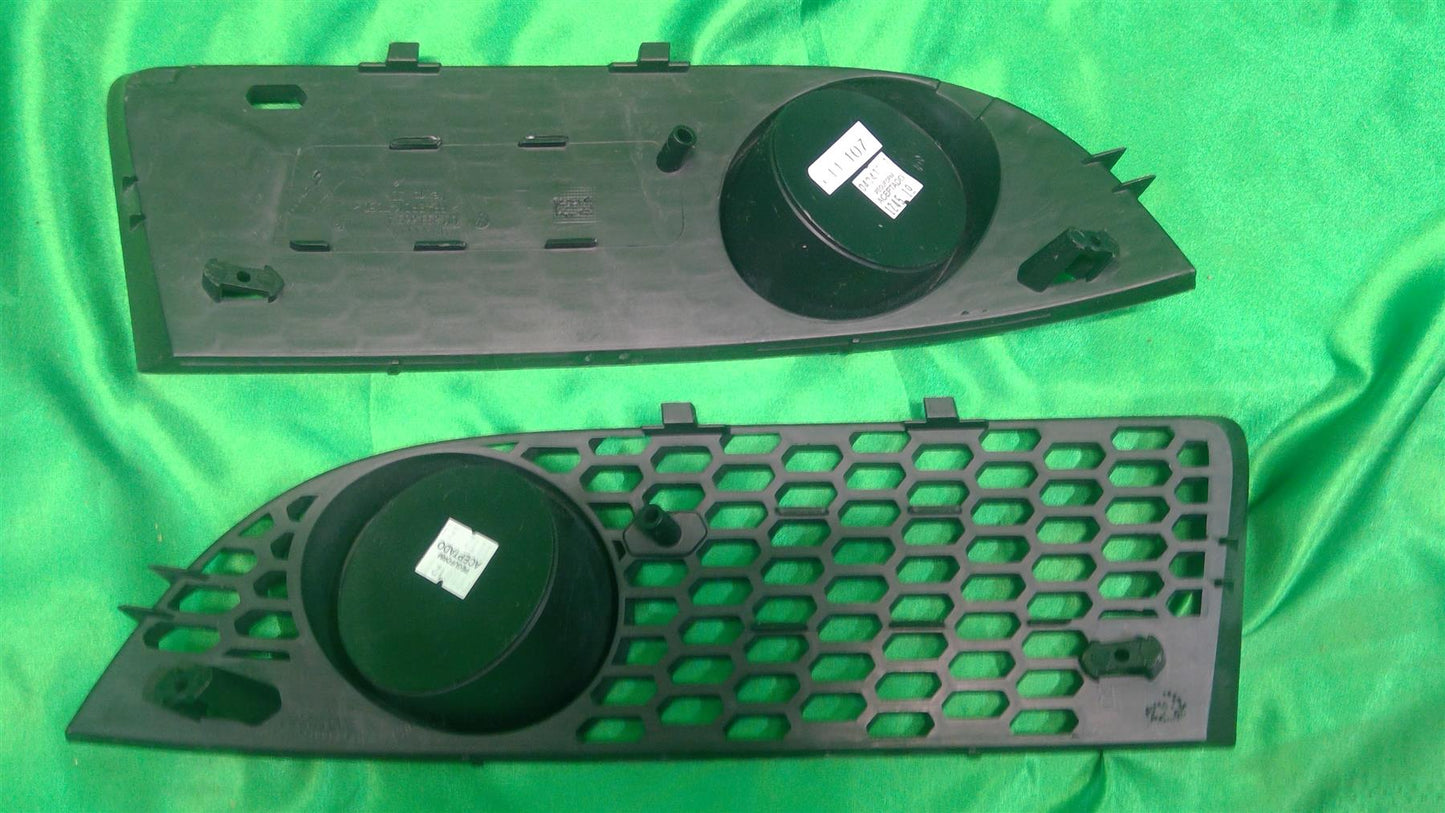 05-10 Jetta Fog Light Cover Insert D853665B9B9