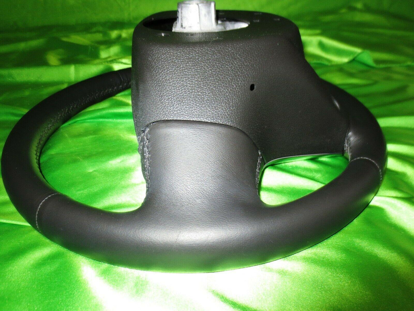 13-16 SRX Leather-Wrapped Steering Wheel 84276151