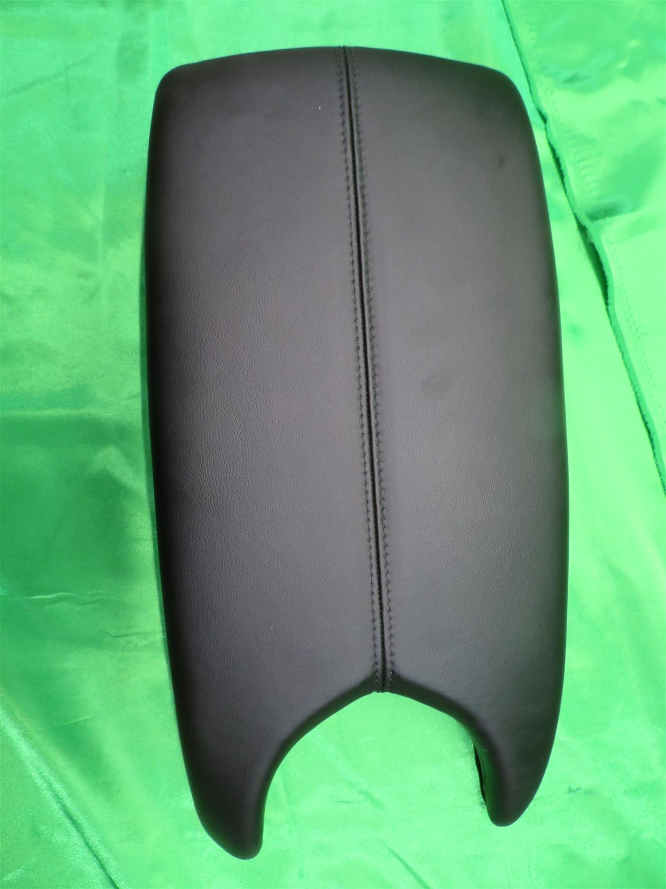 15-19 ATS Console Cover Black 23235311