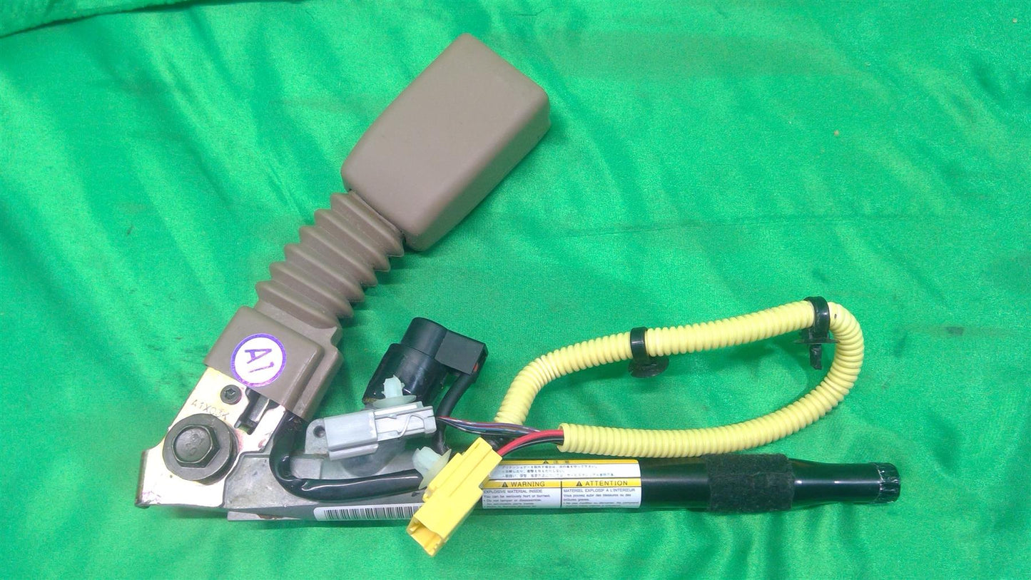 02-06 CR-V Right Front Seat Belt Buckle Saddle *YR203L* 04813S9AA03ZB
