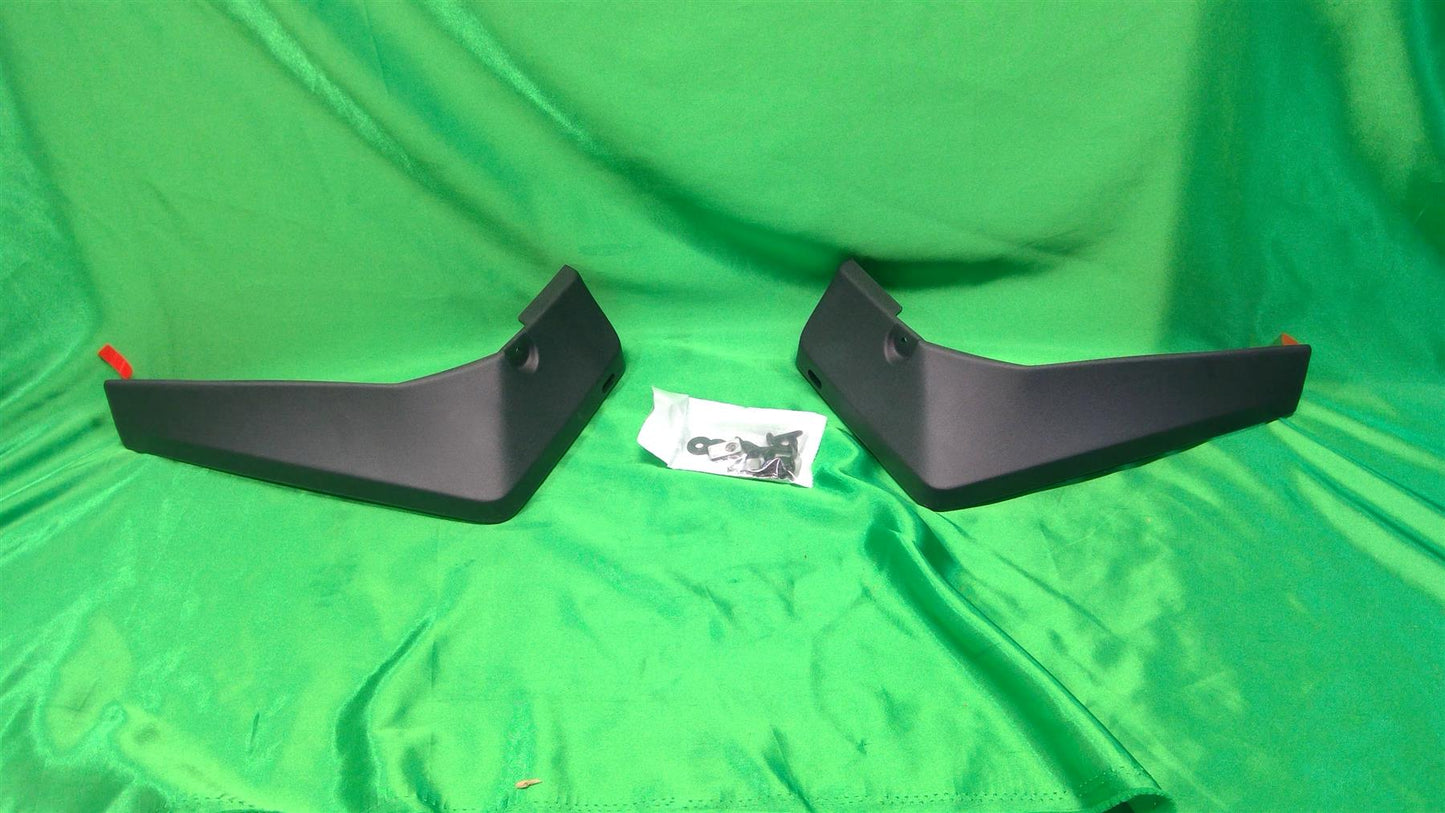 17-24 XTS Mud Guard 23454423