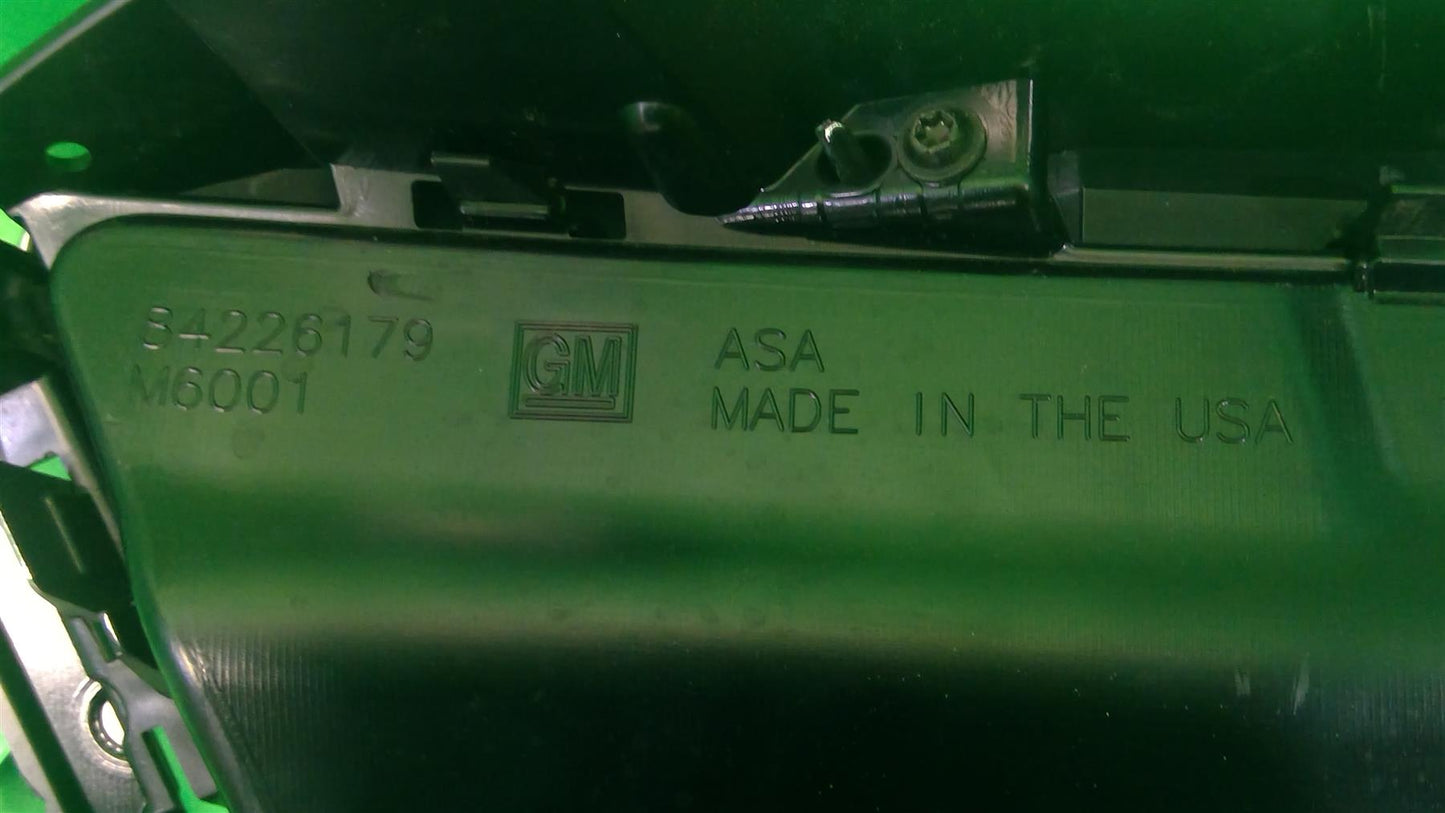 20-22 XT5 Luxury Gen 5 Black Out Grille w/ Camera Hole 84724564