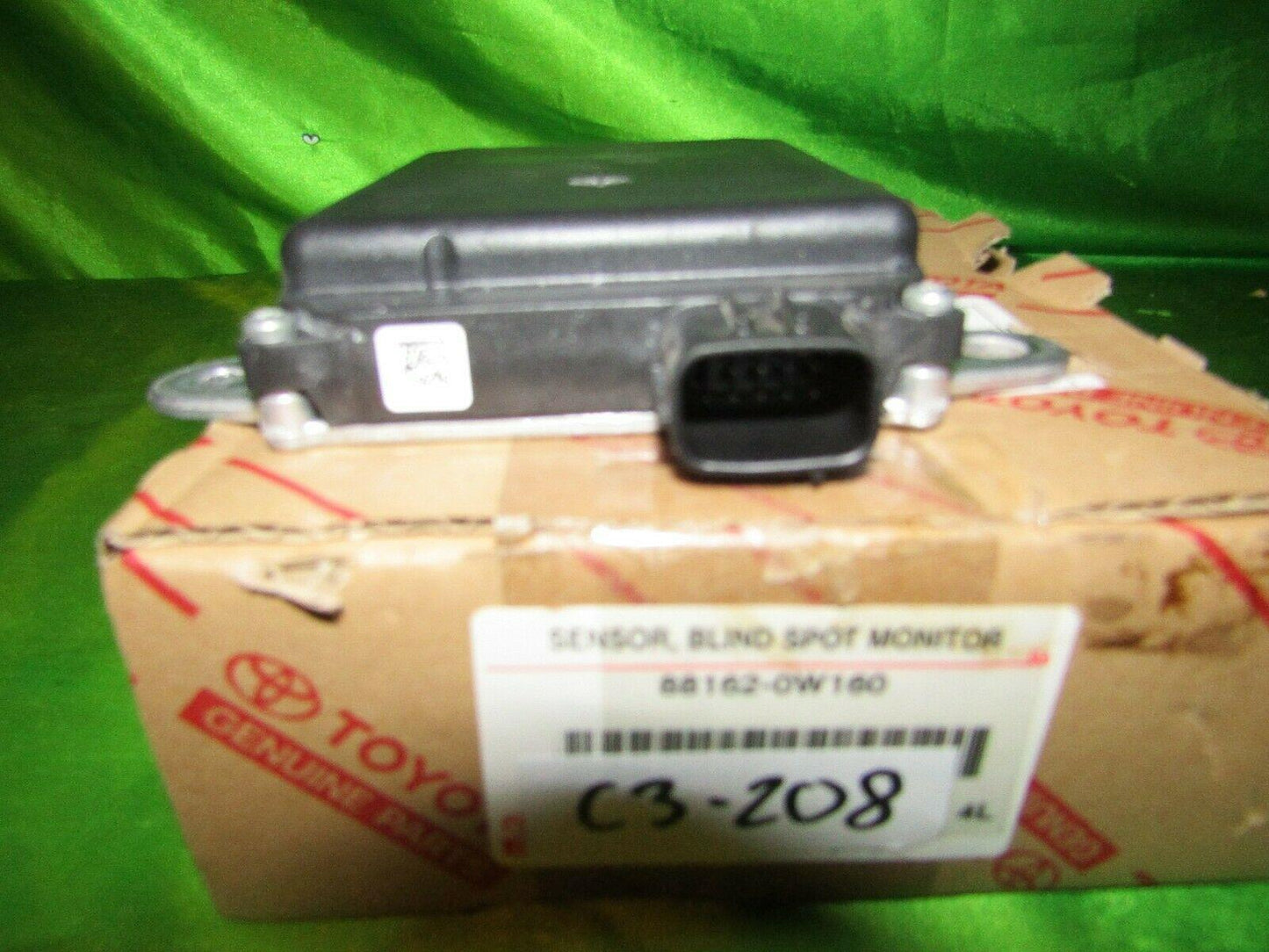 13-15 LS460 LS460L LS600h BCM Collision Warning L/R 881620W160