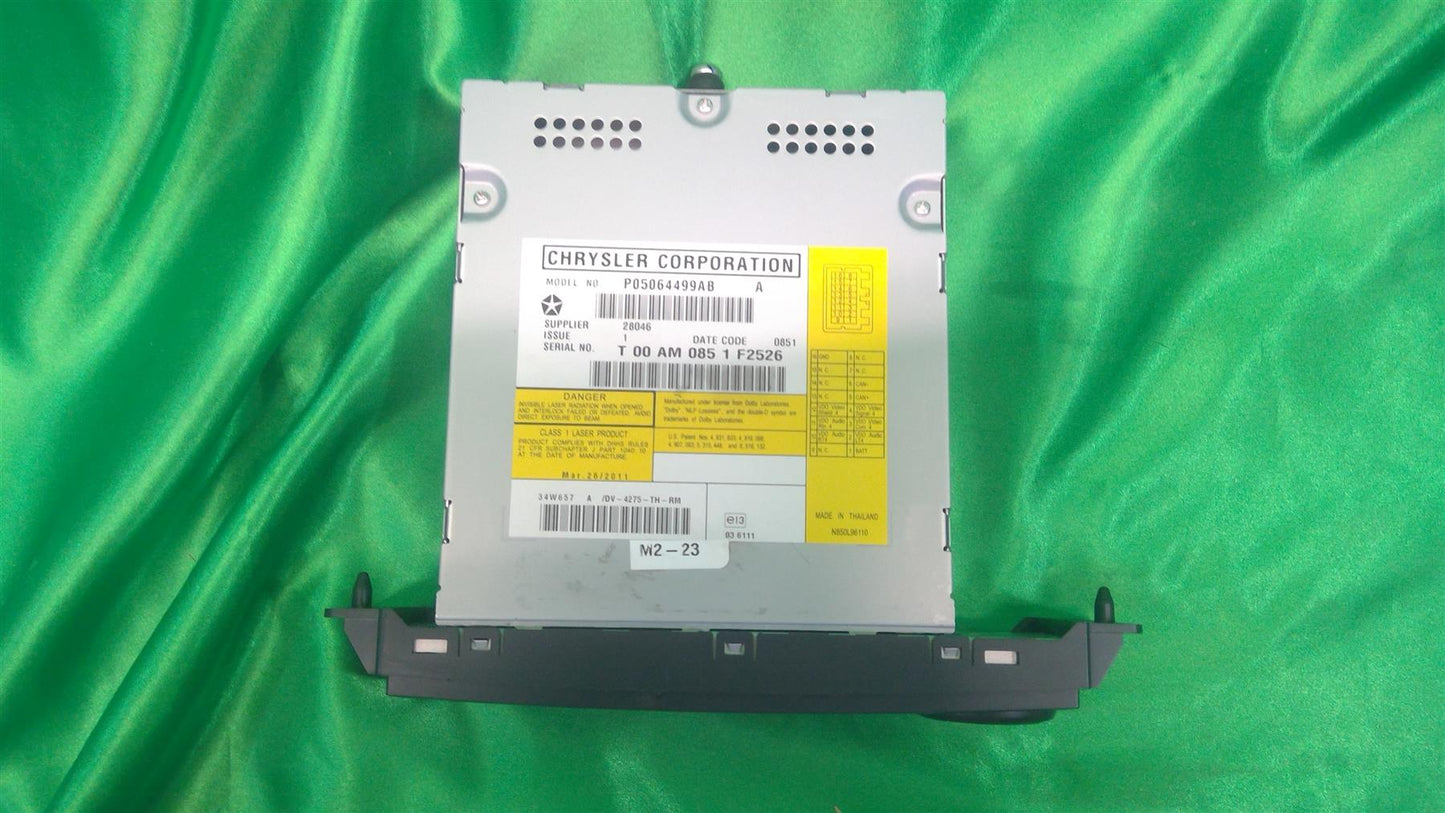 09-14 Routan AM/FM/CD Player/Radio Receiver 7B0035123