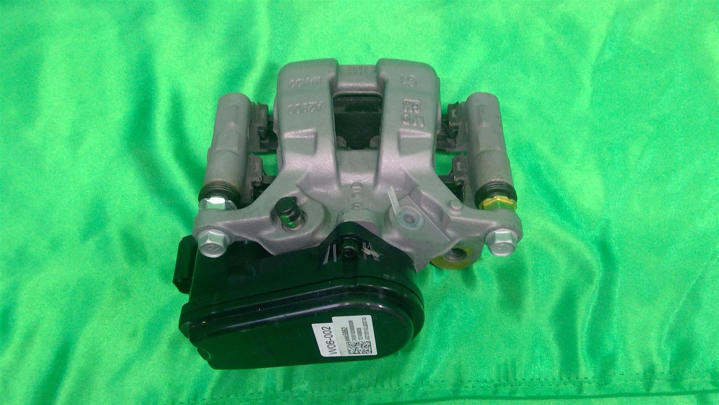 21-23 GM Full Size SUV All 1/2 Ton Trk L Rear Caliper Assy 13537061