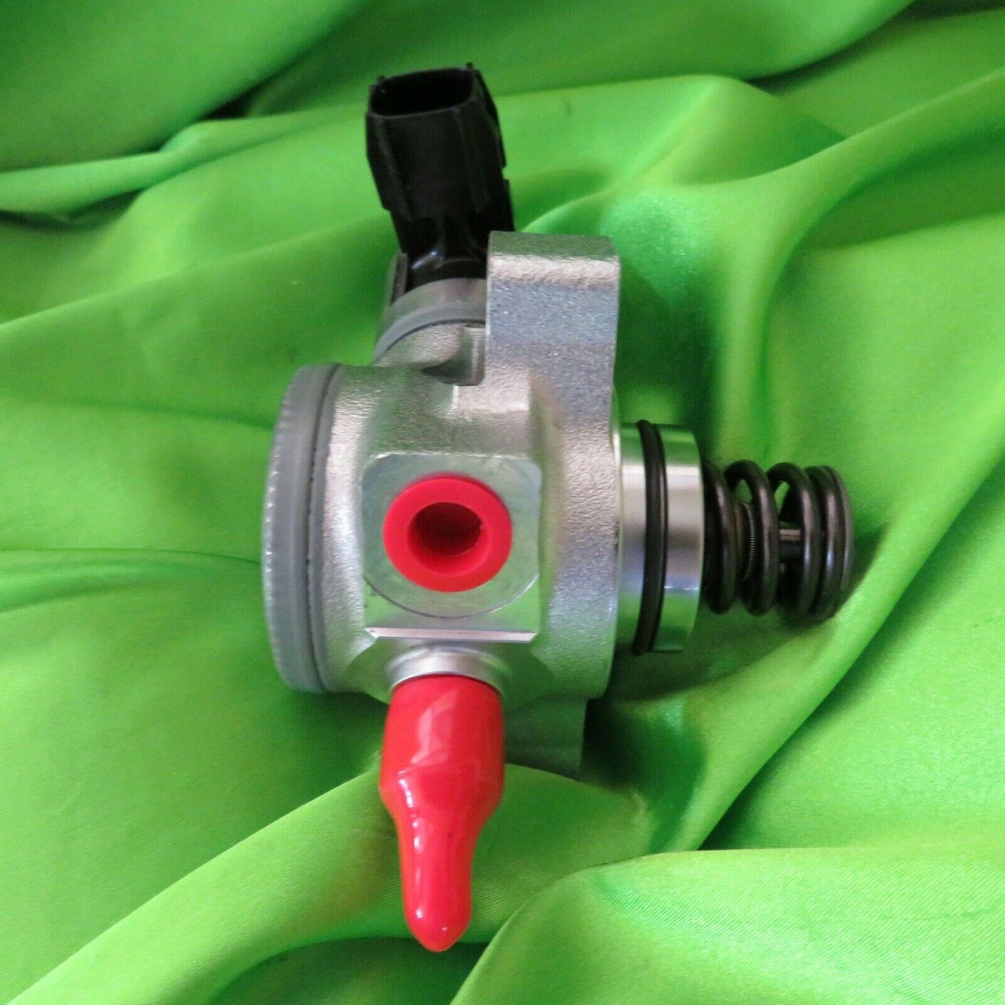 15-21 RC GS LC Fuel Pump 2302136050