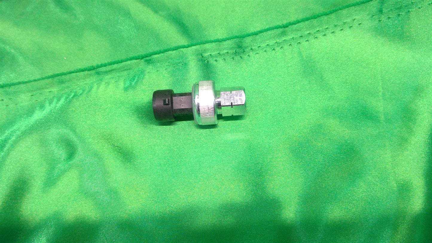 12-19 Fiat500 ProMaster A/C Pressure Transducer Valve 68127833AB