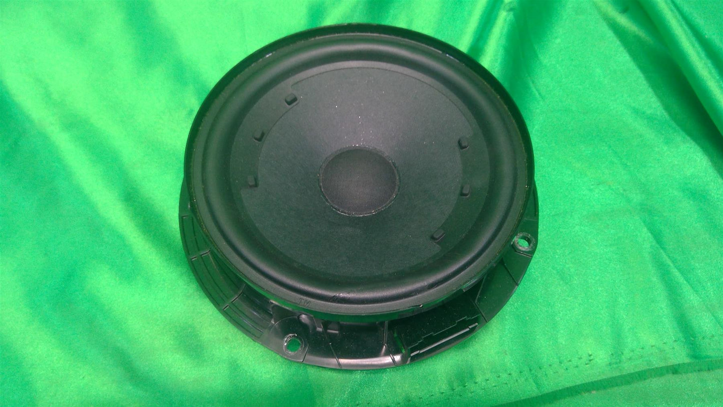 11-22 Jetta Passat Speaker 5C6035454B