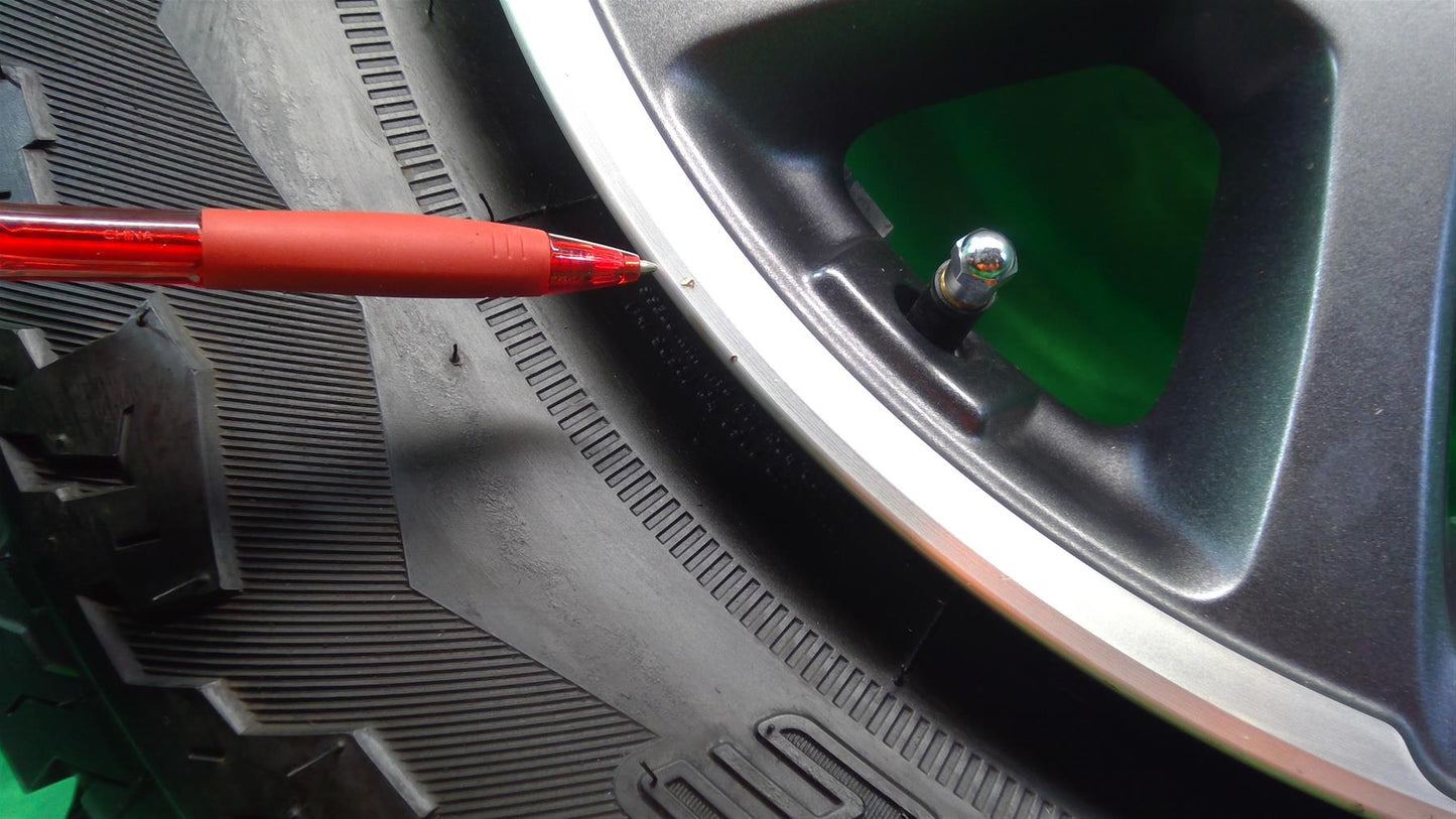 20-23 ALY9241 Jeep Gladiator, Wrangler Wheel/Tire Set Charcoal Machined 6KC891ALAA