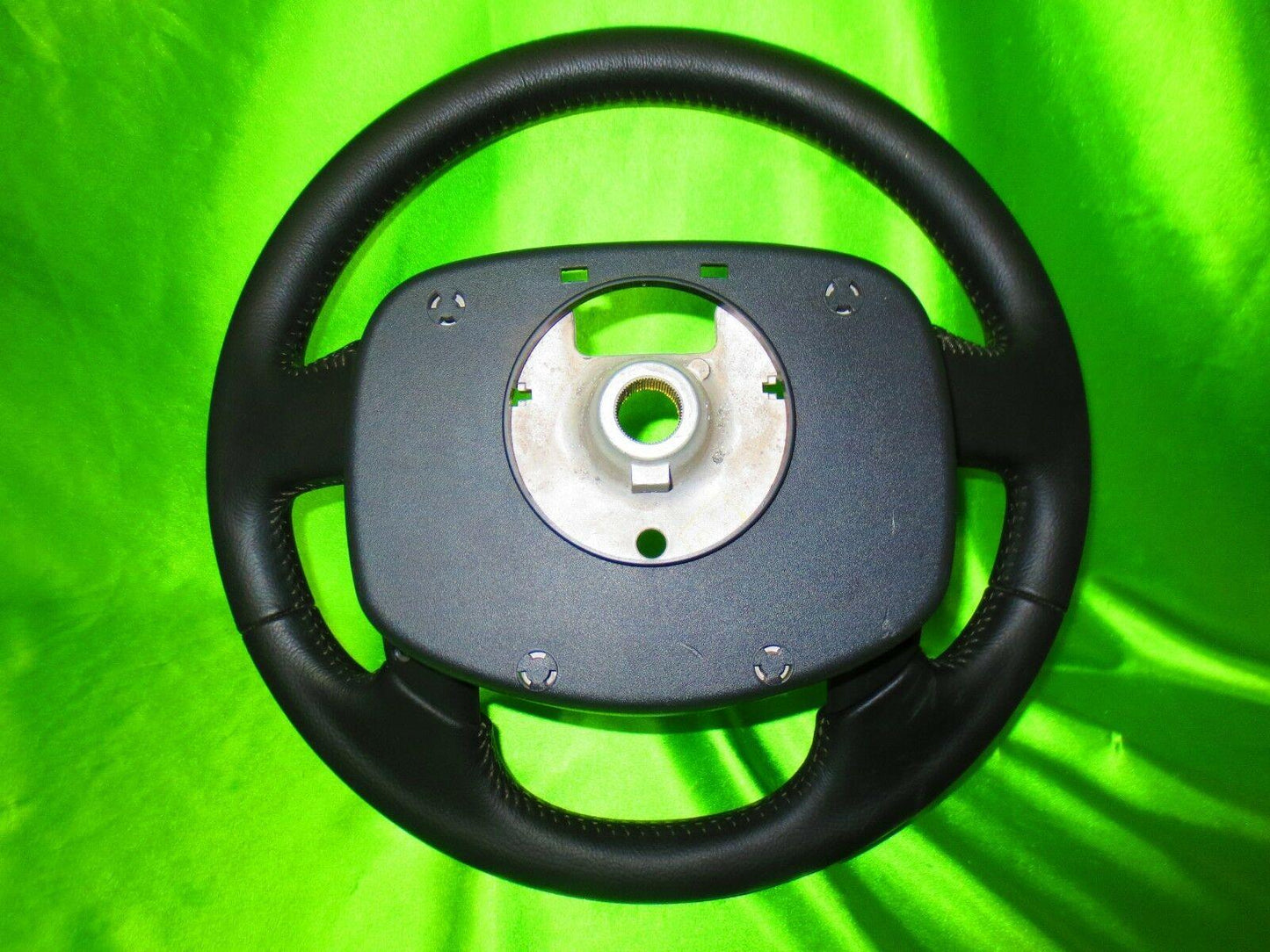 05-09 Range Rover Sport LR3 Leather Steering Wheel LR017037