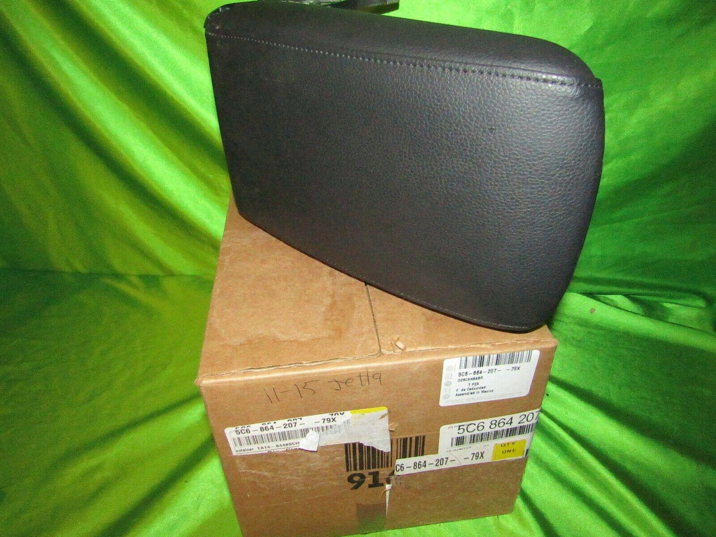 11-18 Jetta Console Cover Armrest Black 5C686420779X
