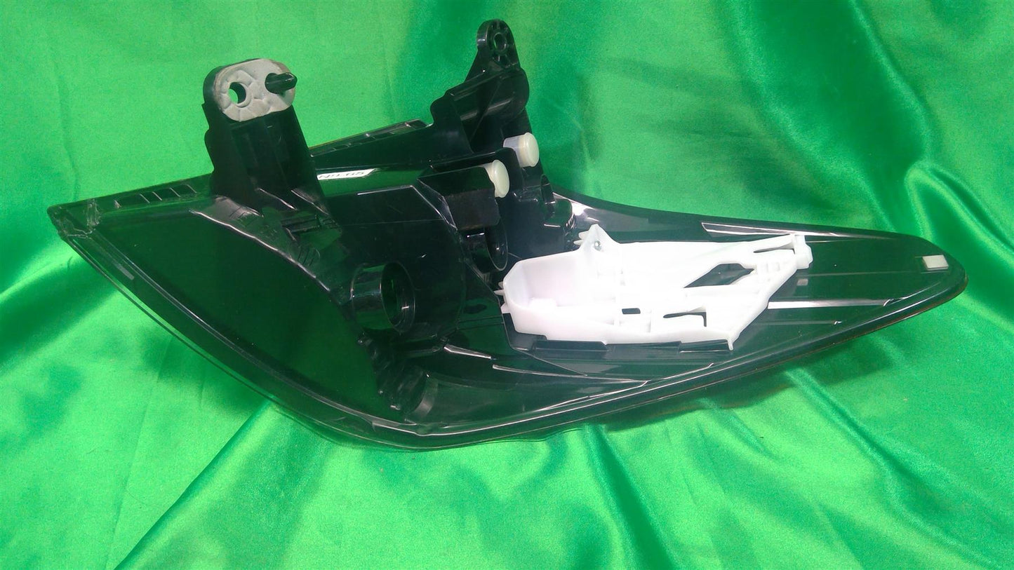 10-14 Outback Left Tail Light 84912AJ10A