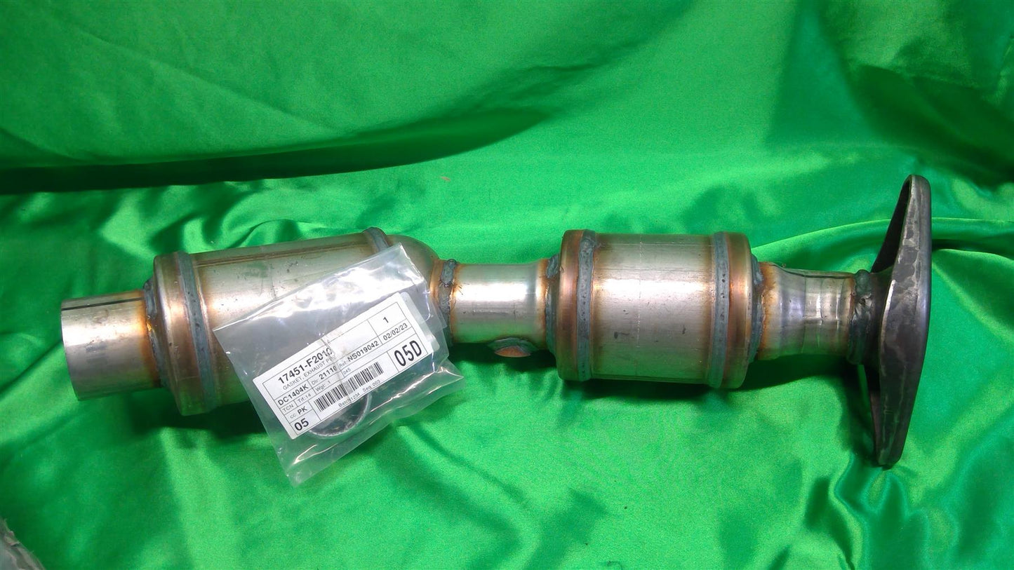 10-15 Prius Exhaust System with Catalytic Converter 1741037300