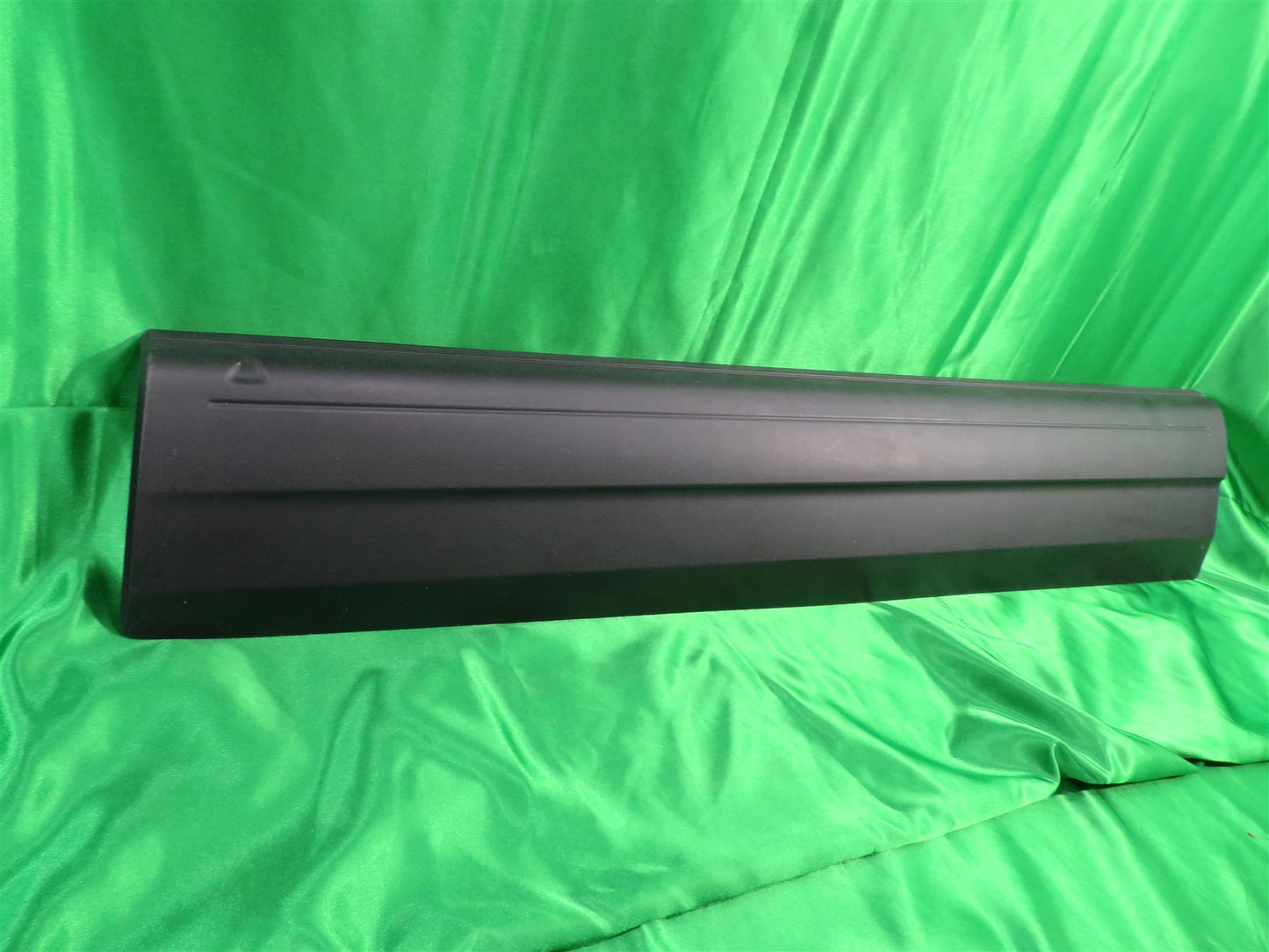 09-18 Tiguan Right Front Lower Door Trim 5N0854940A9B9