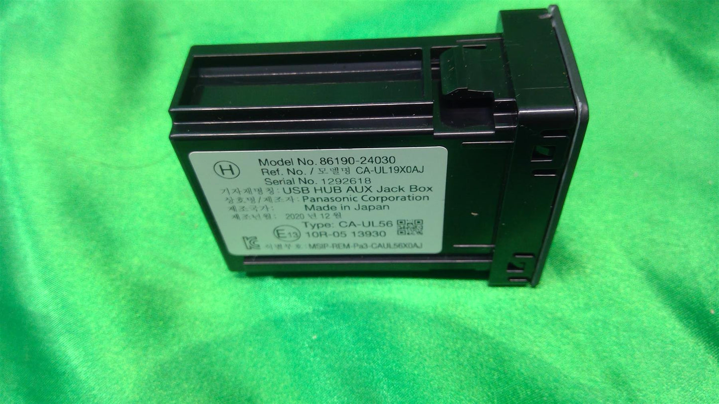 20-24 IS RC GX RX NX Stereo Adaptor 8619024030