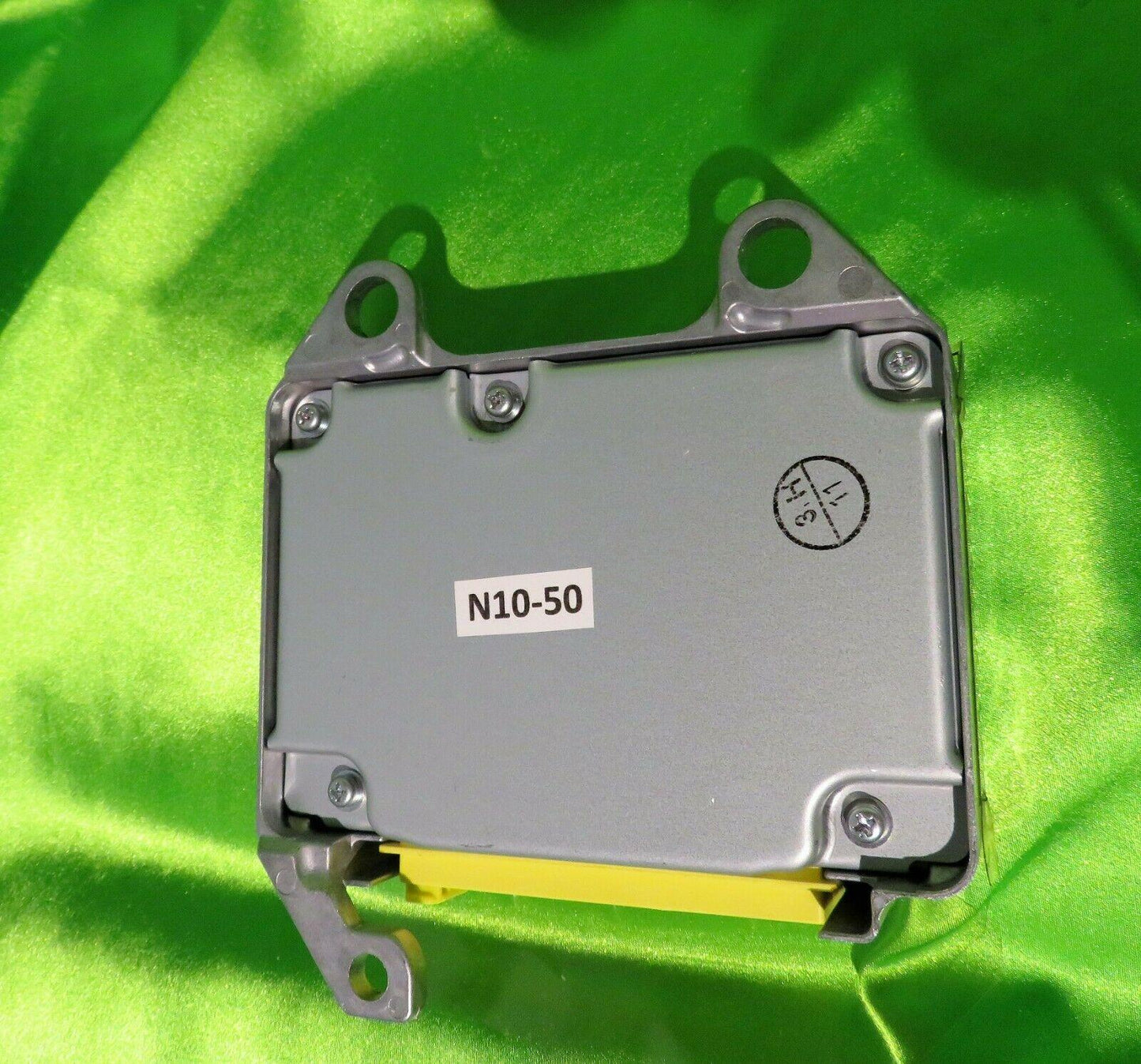 04-06 GX470 SRS Body Control Module 0400628260