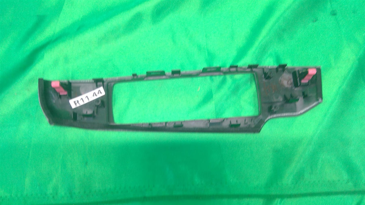 14-15 IS200t IS200 IS300 IS350 Left Front Upper Door Window Switch Bezel 7423253250C0