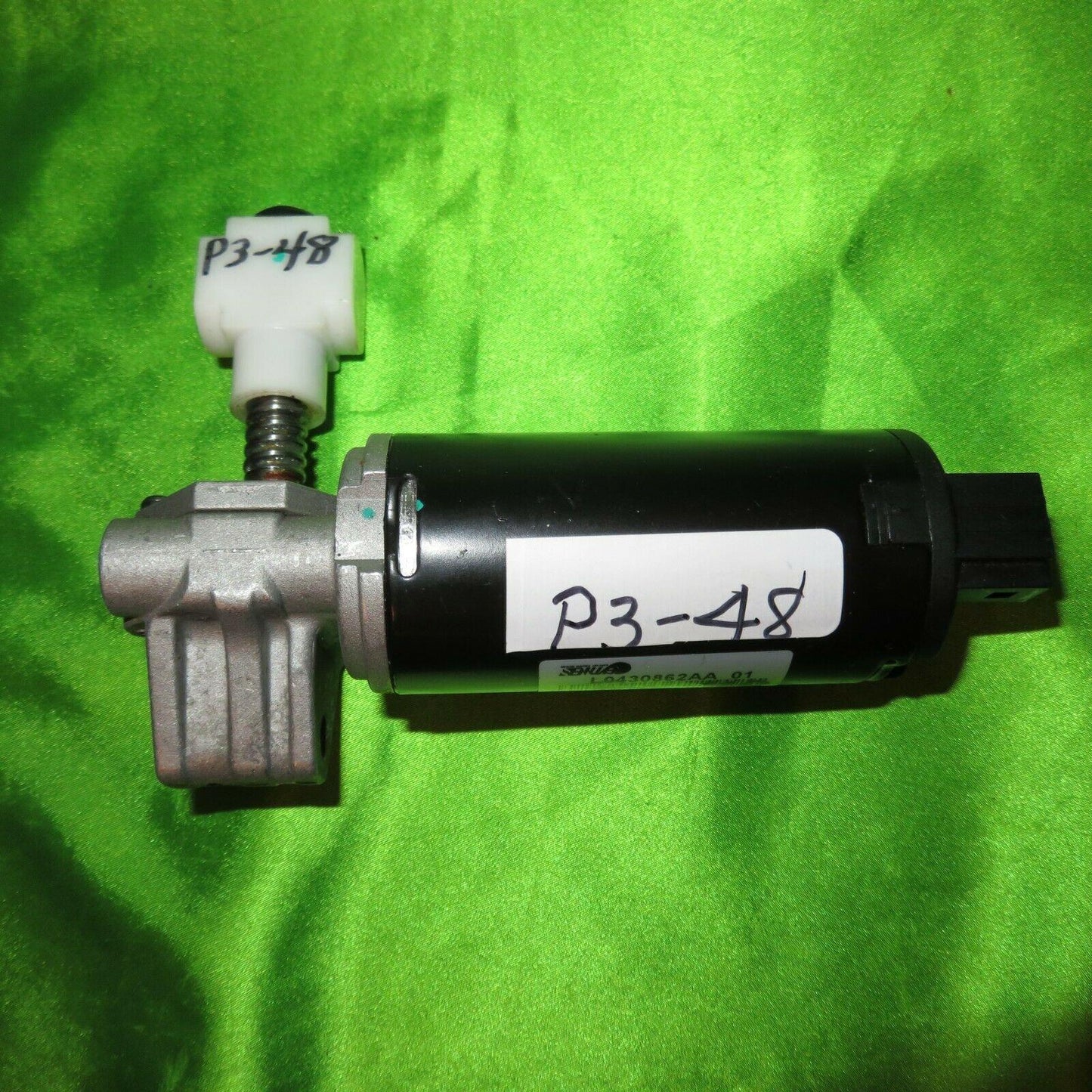 13-19 ATS CTS Left Seat Front Lift Motor w/o Memory