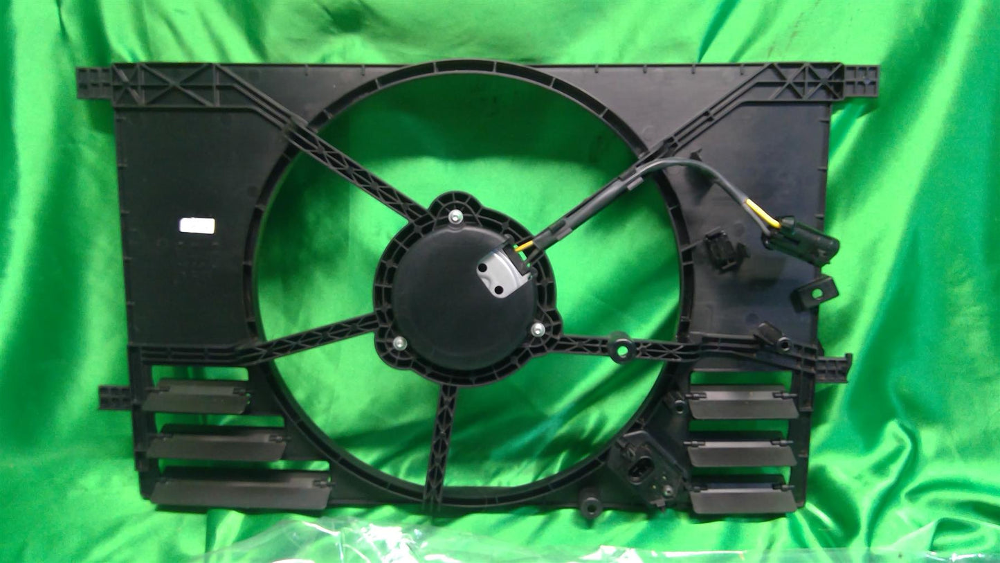 15-18 Renegade 18 Promaster Radiator Shroud and Motor 68360299AA