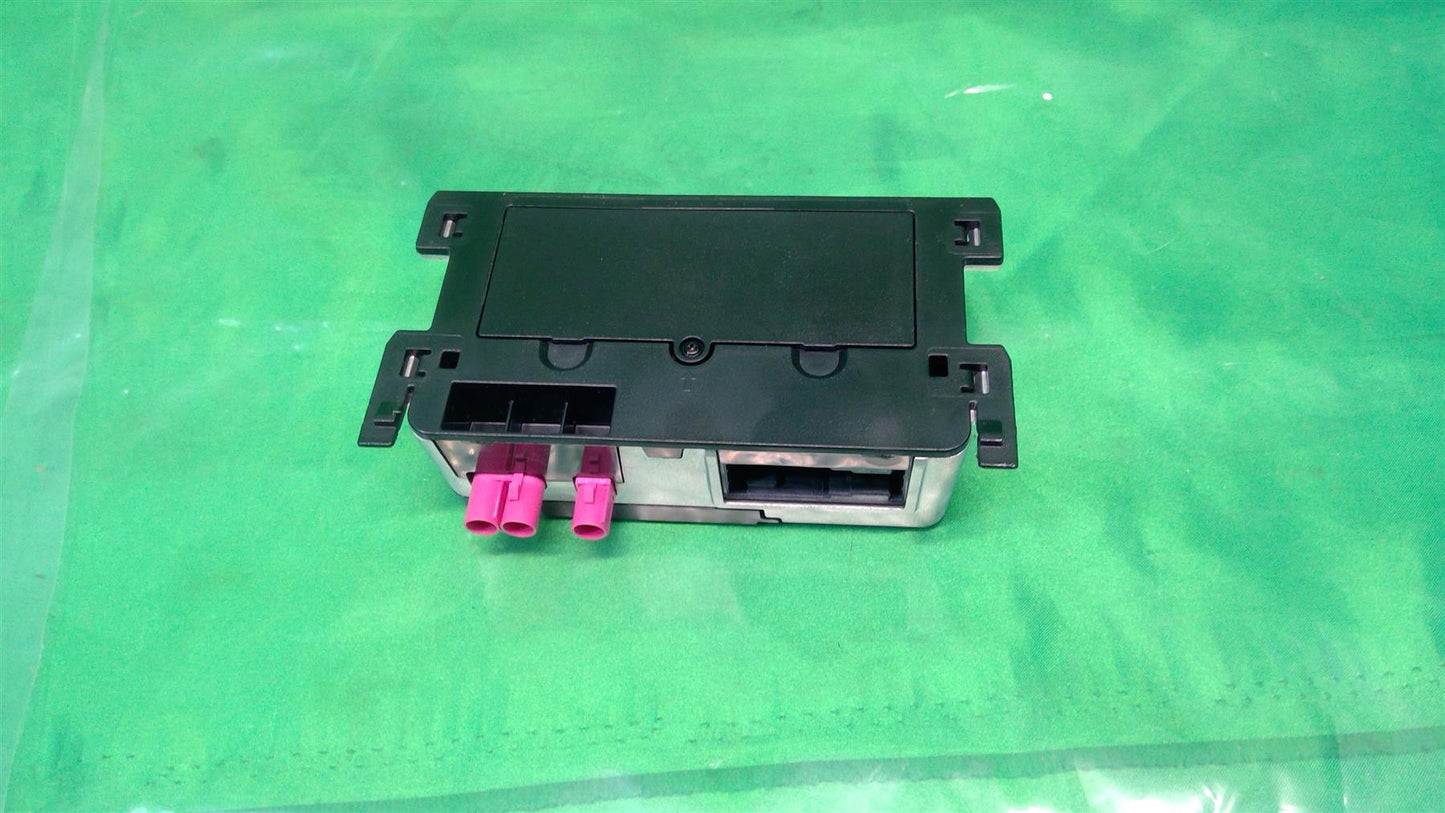 20-22 Passat Telemetics Control Unit 561035003