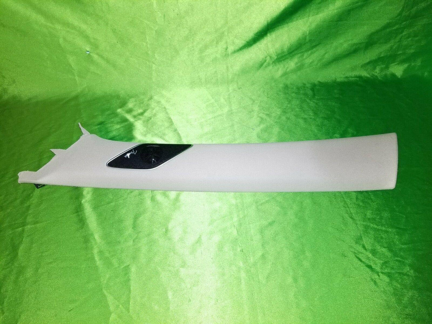 13-16 Jetta Left Windshield Pillar Trim w/Sound 5C6867233L3Y3
