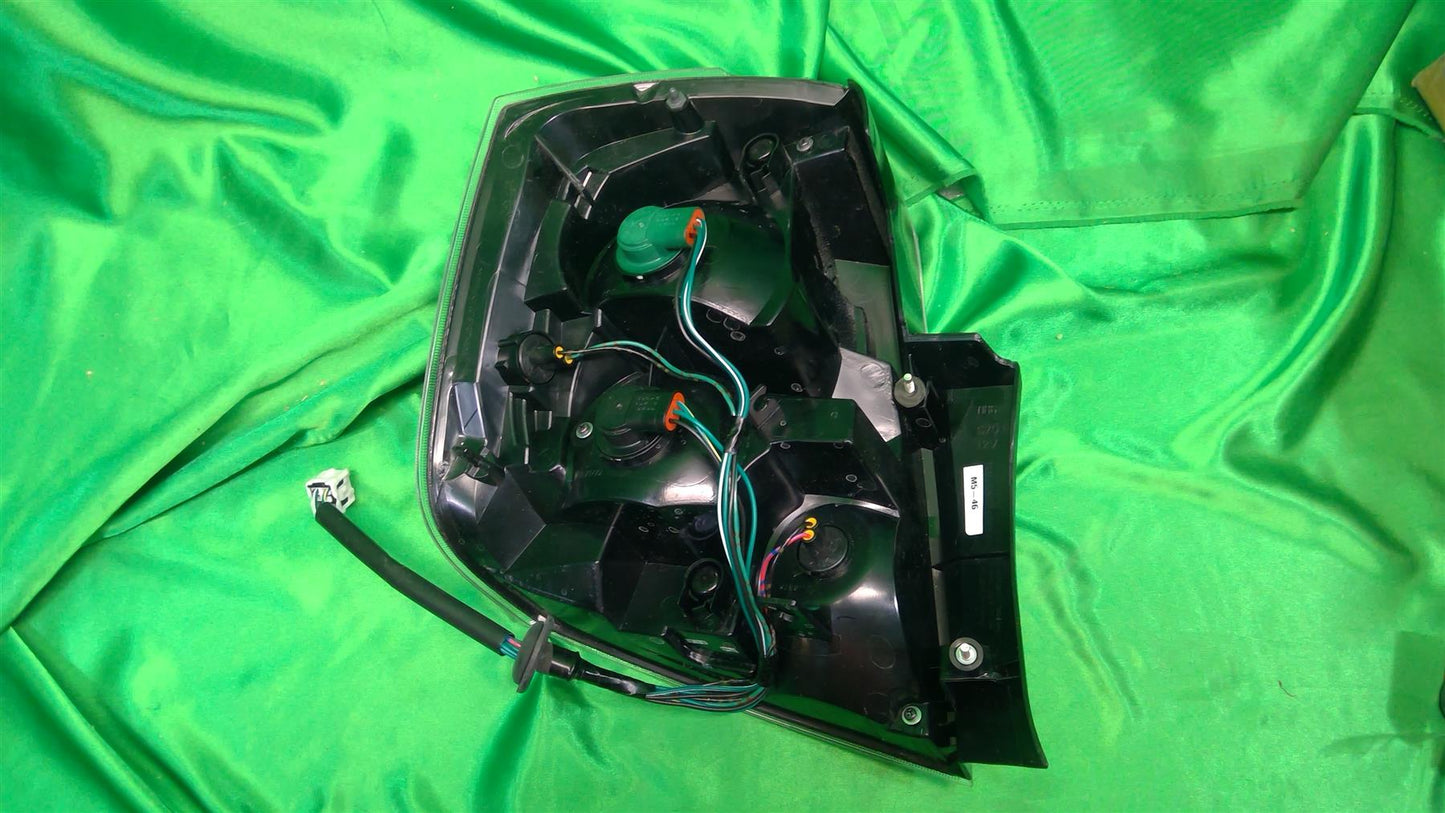 07-10 Sentra Right Tail Light 26550ET80C