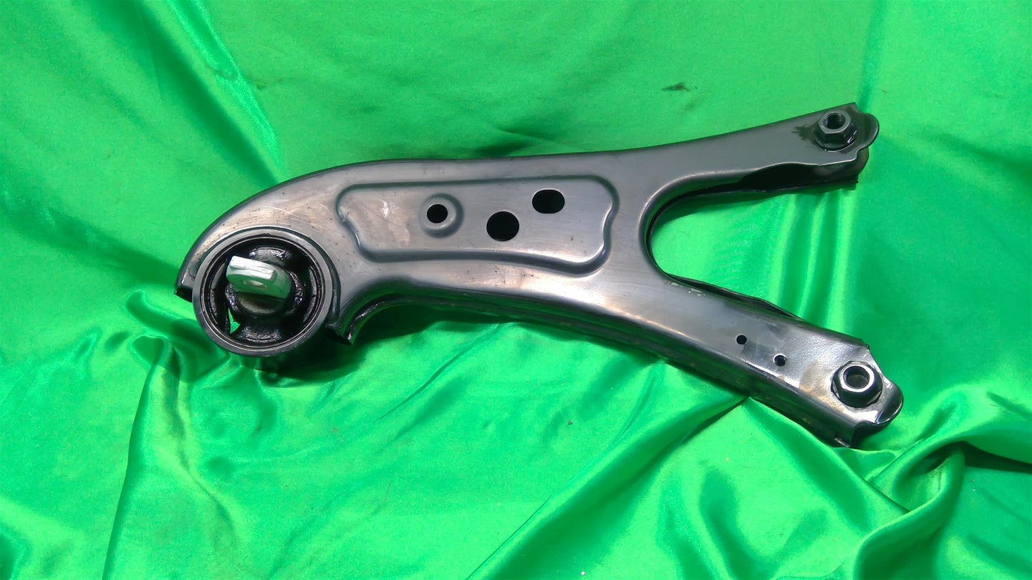 16-22 RX350 RX45h Right Rear Trailing Arm Assembly 487600E051