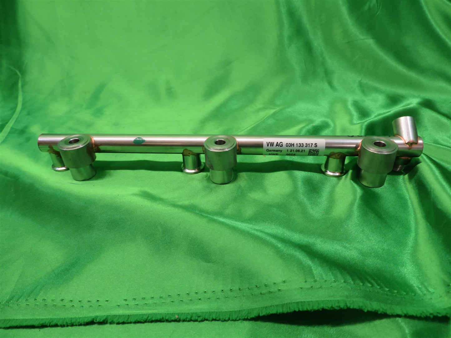 20-21 Atlas Gas 3.6Liter Fuel Rail 03H133317S