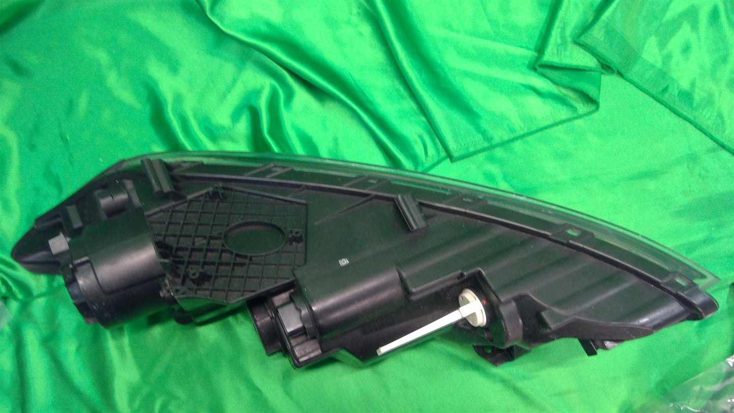 11-13 Optima Right Halogen Headlight 921022T100