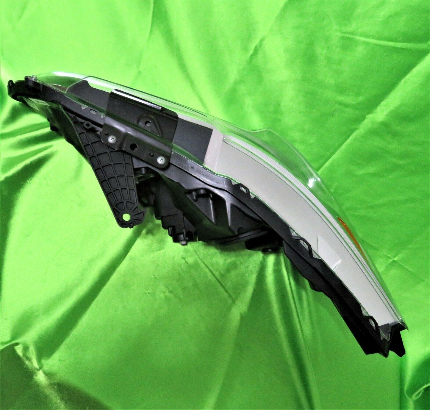 06-17 Accord Right Halogen w/LED Accent Headlight Assembly 33100T2AA81