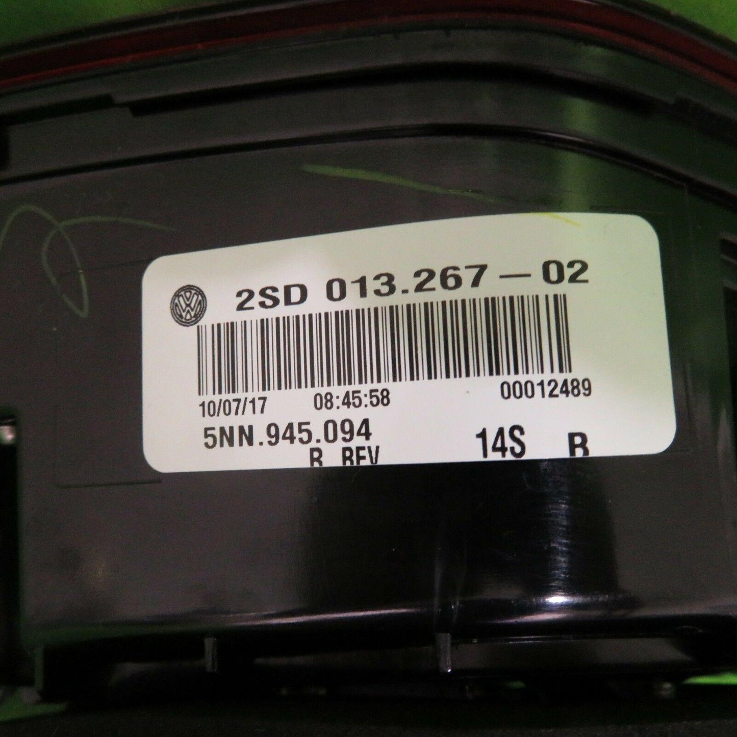 18-21 Tiguan Right Inner Taillight Tailgate Mounted 5NN945094