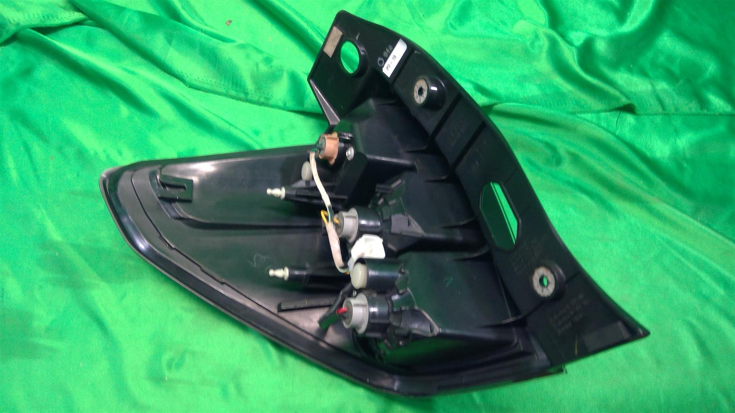 09-14 Forester Right Tail Light 84912SC121