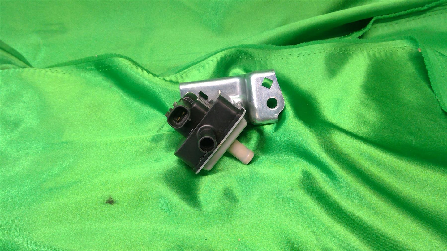 17-24 ES350 RX350 RX350L RX450L Vapor Canister Purge Solenoid 258600P030