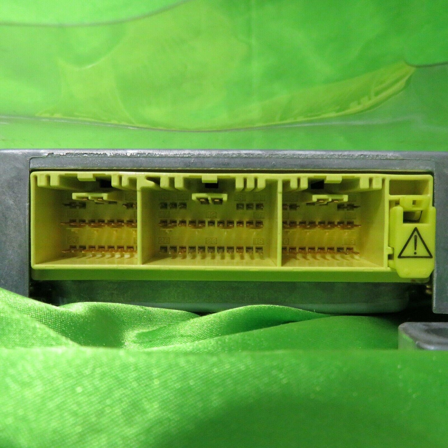 03-05 GX470 Air Bag Control Unit 8917060250