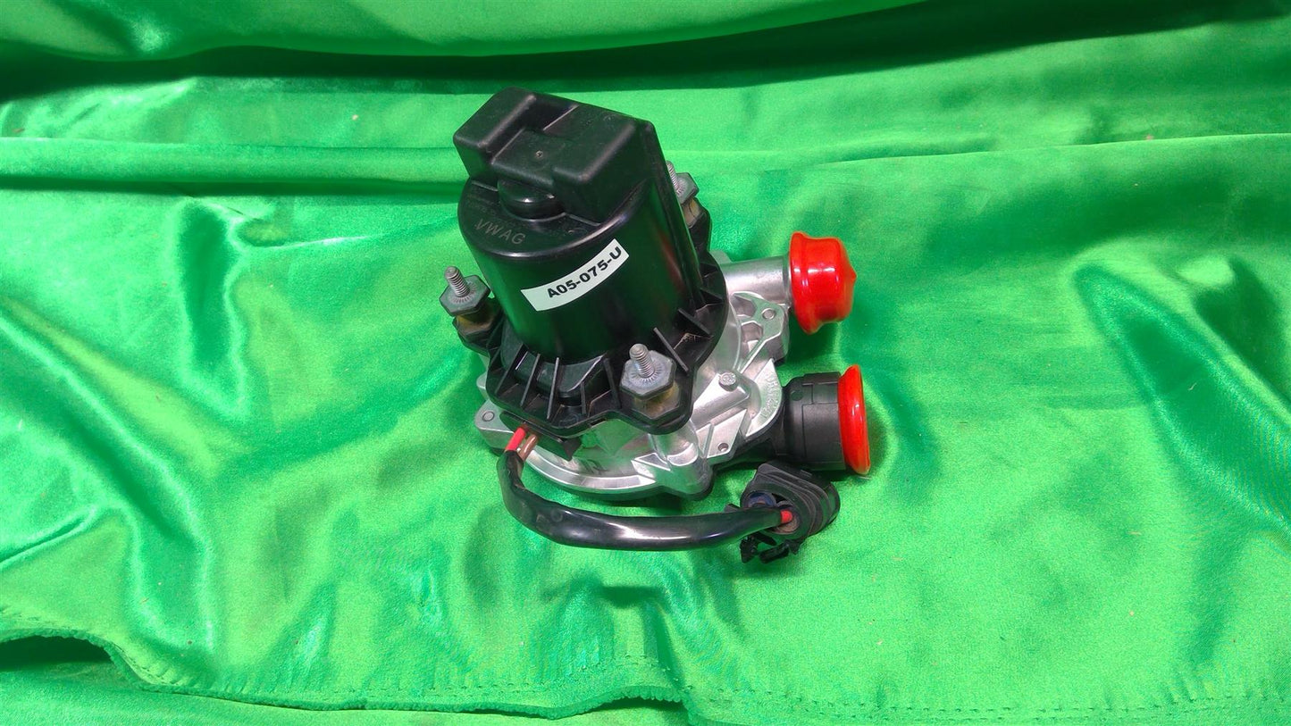 18-23 Right Secondary Air Injection Pump 04E959231E