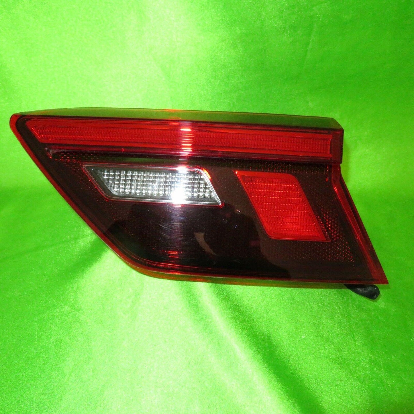 18-21 Tiguan Right Inner Taillight Tailgate Mounted 5NN945094