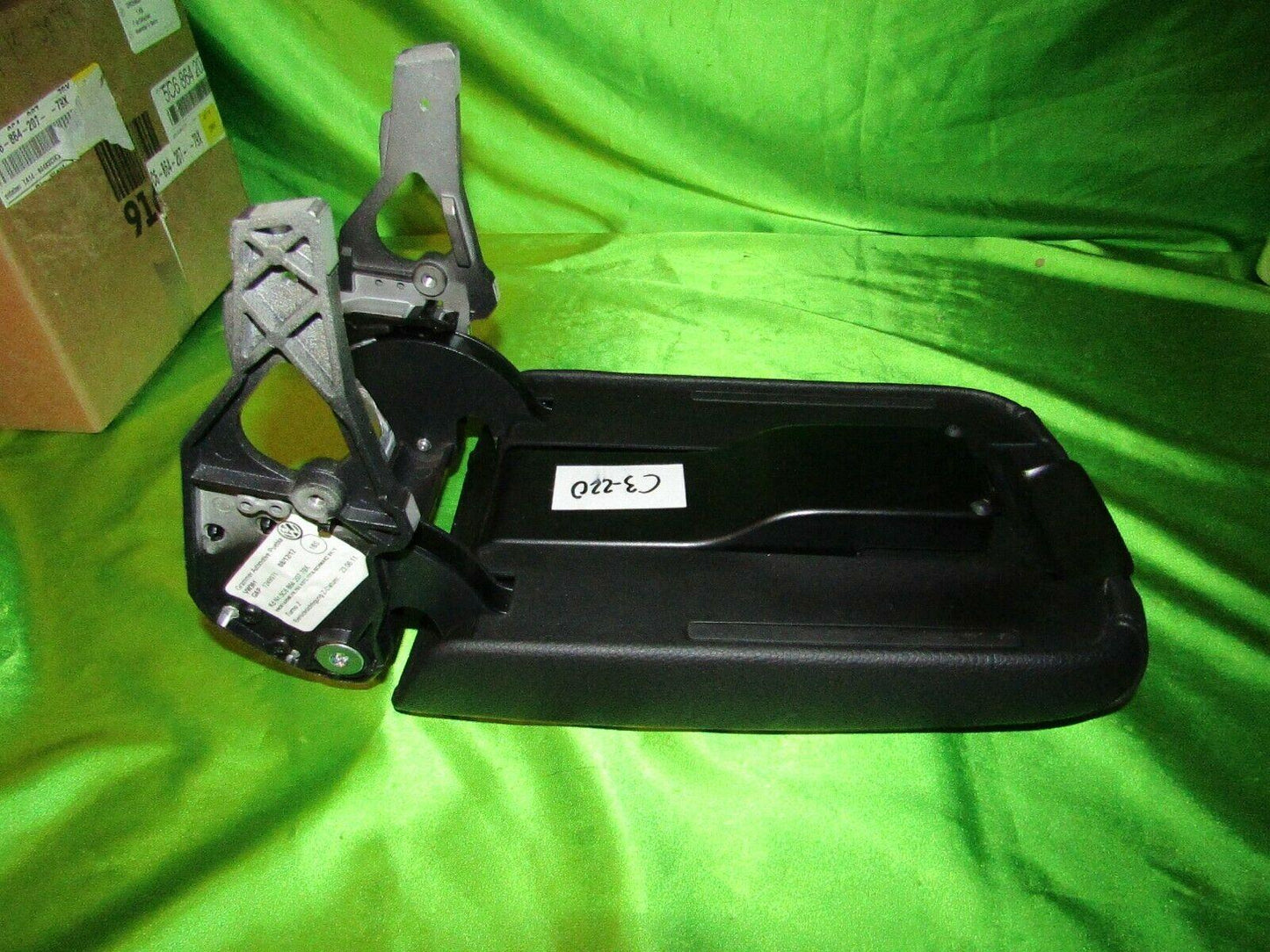 11-18 Jetta Console Cover Armrest Black 5C686420779X