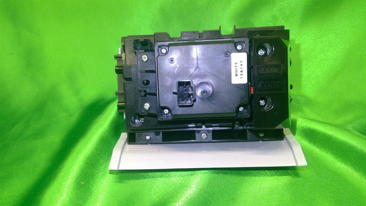 12-15 Pilot Navigation & Switch Panel Assembly 39050SZAA11