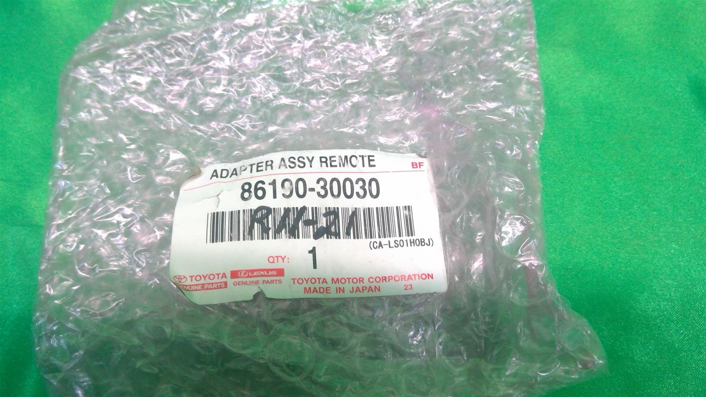 13-15 All ES GS Models LS600hL Stereo Adapter Assembly 8619030030