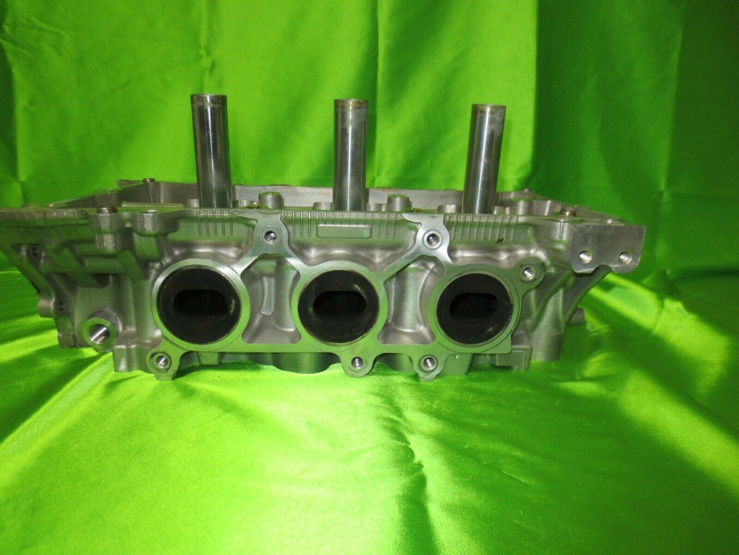 06-15 IS 250 GS 250 Left 2.5L Cylinder Head 1110239037