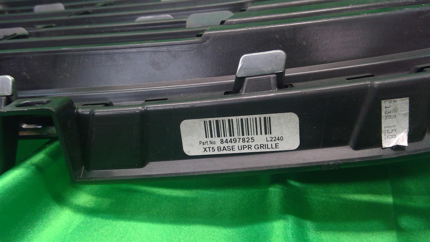 17-19 XT5 Blacked Out Grille 84496436