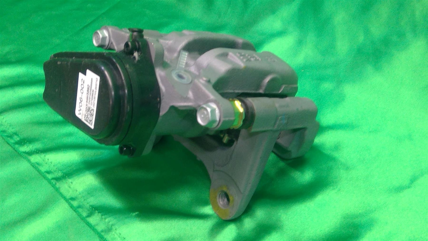 21-23 GM Full Size SUV All 1/2 Ton Trk L Rear Caliper Assy 13537061