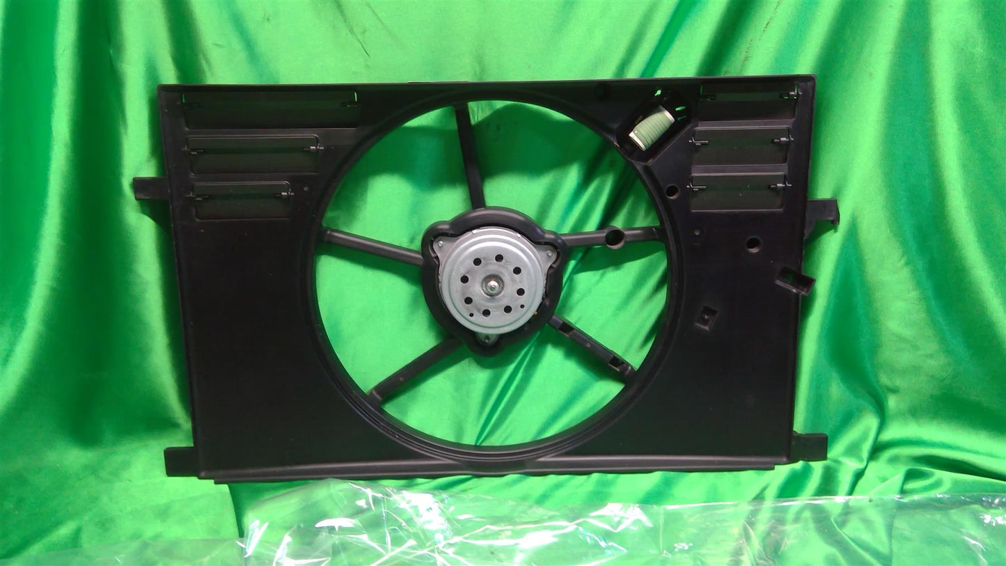 15-18 Renegade 18 Promaster Radiator Shroud and Motor 68360299AA