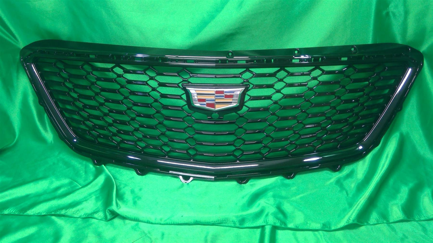 19-23 XT4 Gen 5 Premium Luxury Black Out Grille w/Cam 84582868