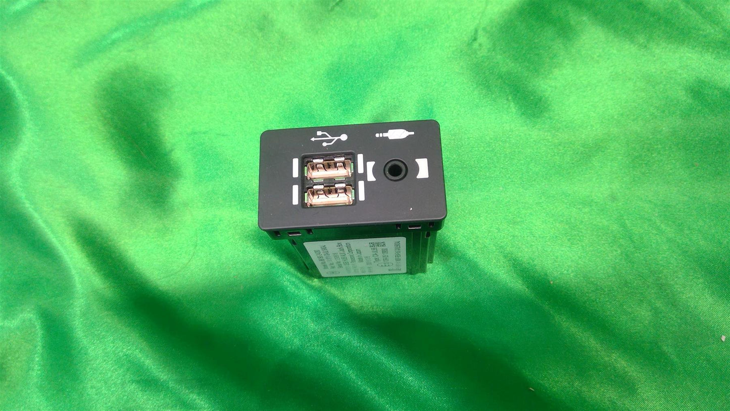 20-24 IS RC GX RX NX Stereo Adaptor 8619024030