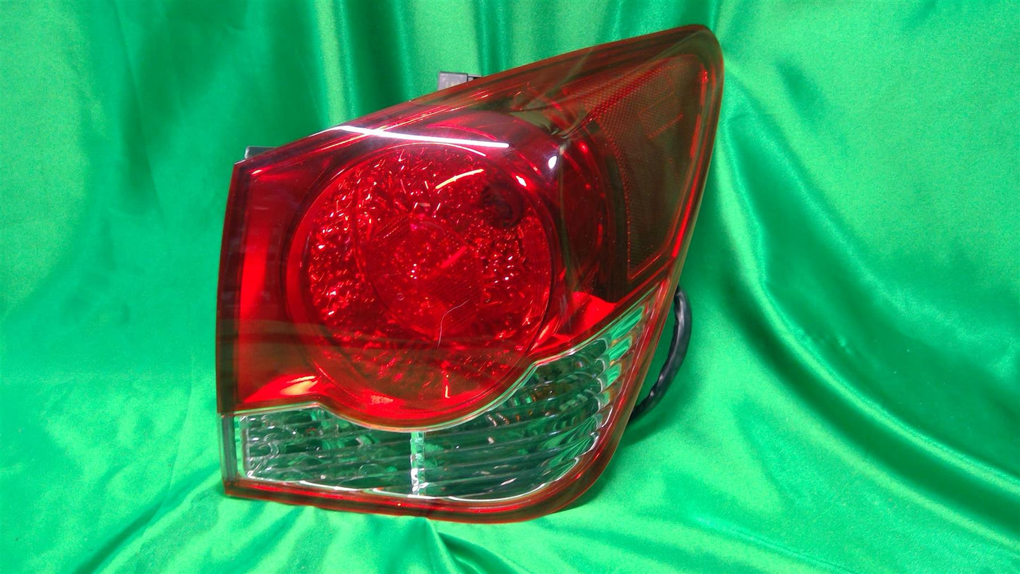11-16 Cruze Right Outer Tail Light 95384047